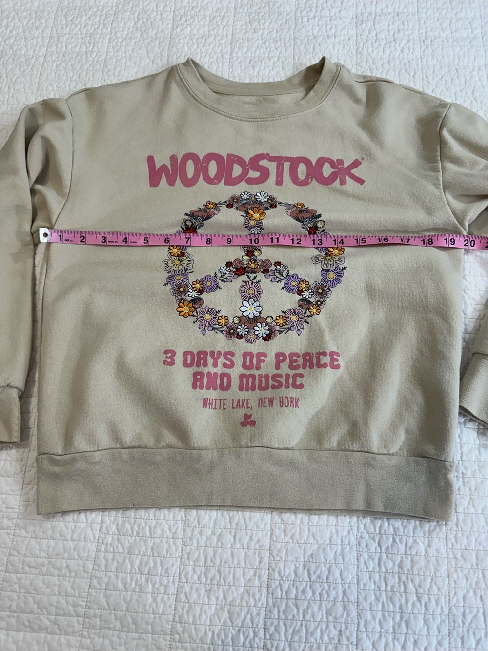 Woodstock cream crew neck peace sign sweater sweatshirt sz Small - Picture 4 of 6